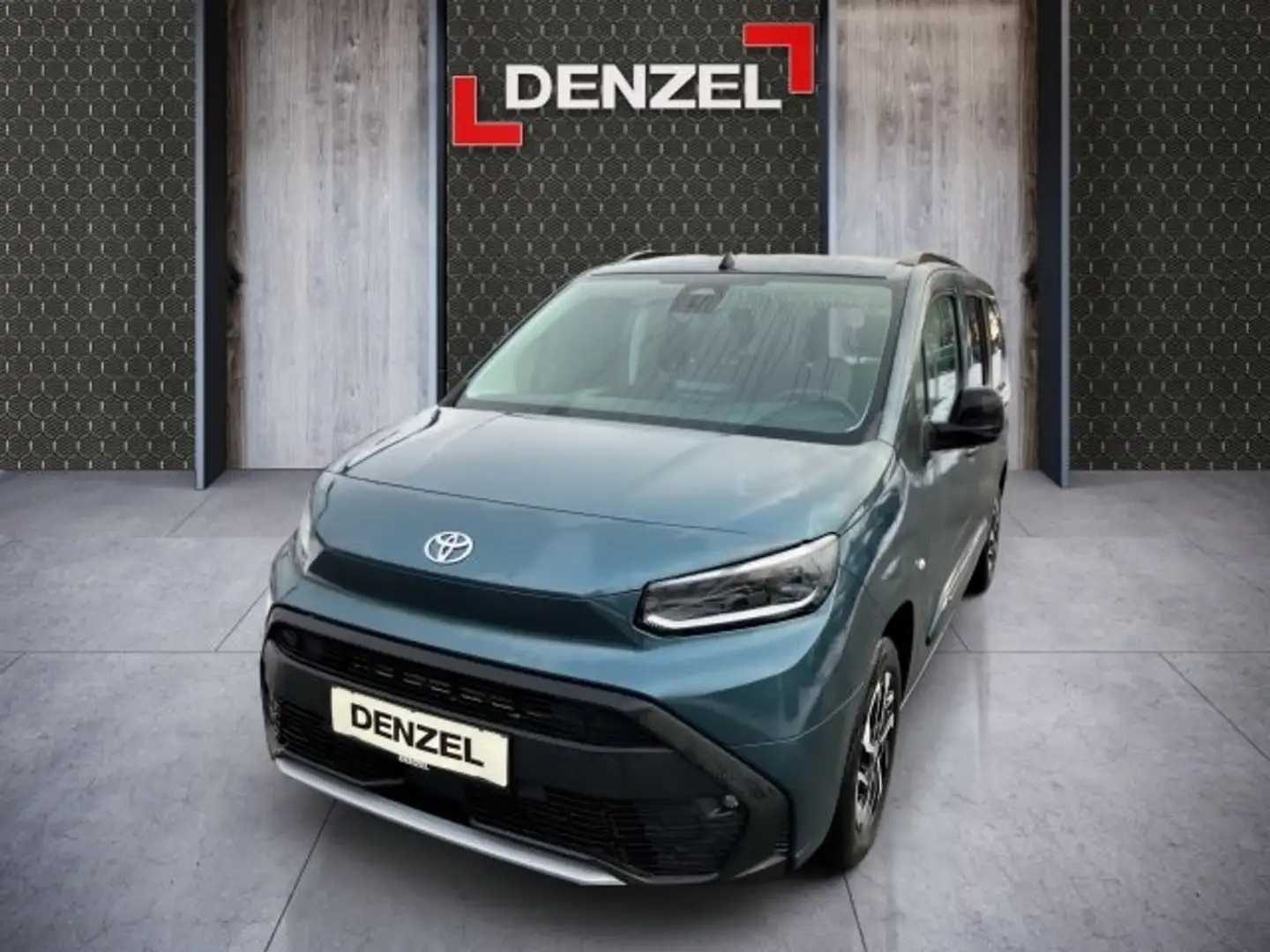 Toyota Proace City Verso 1,5l 130PS Family L2 Blau - 2