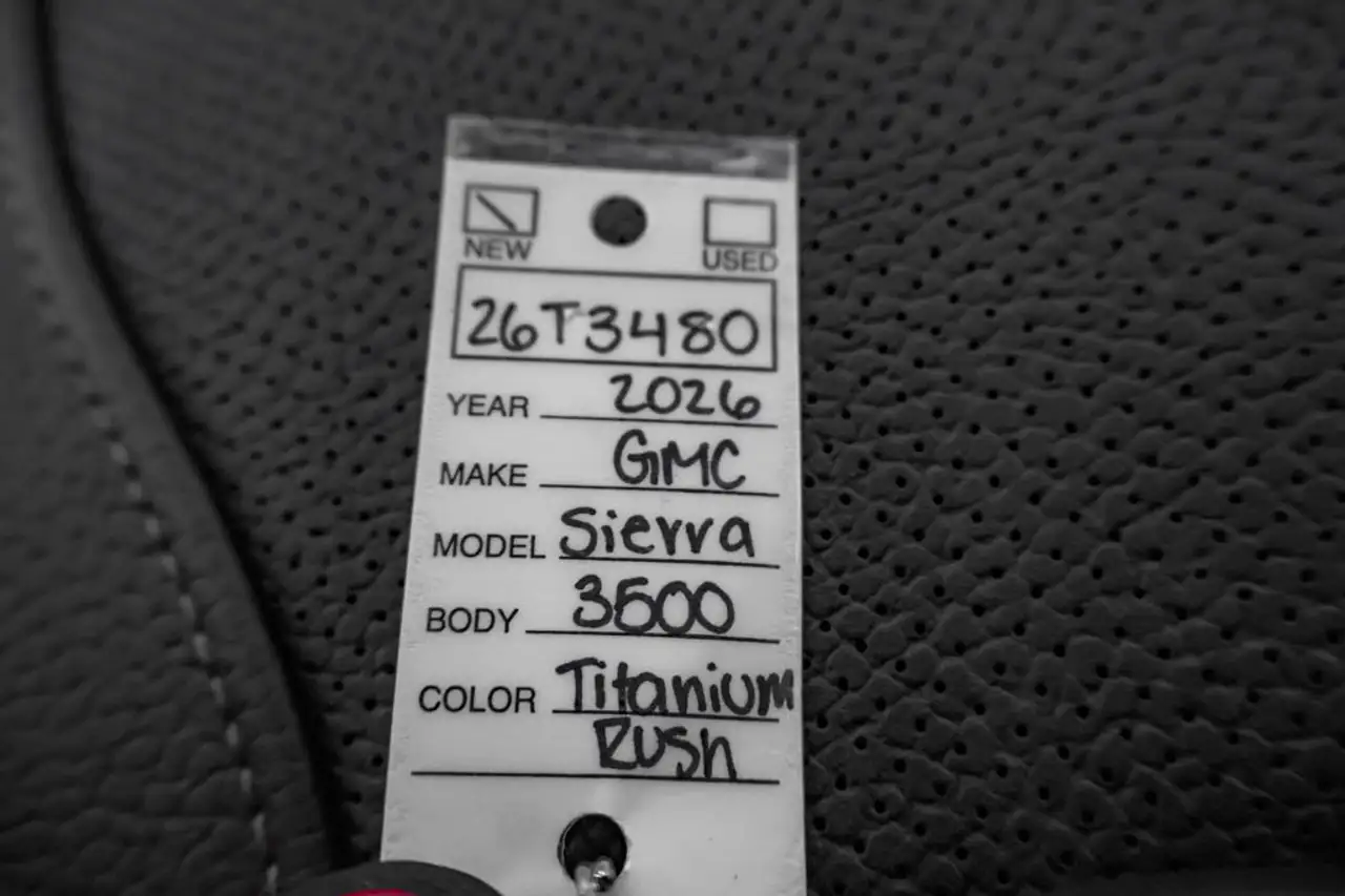 GMC Sierra 3500HD снимка GMC Sierra 3500HD