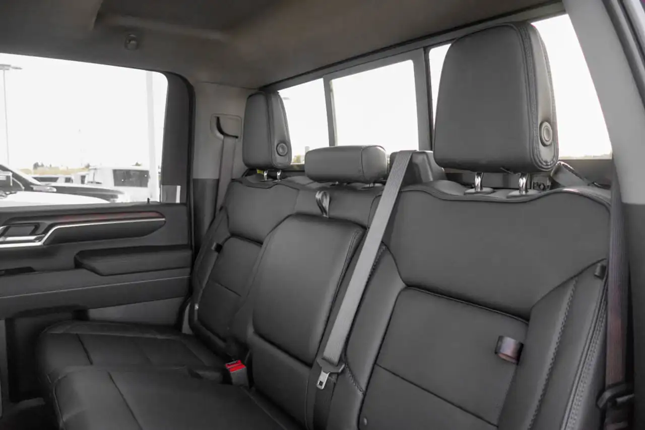 GMC Sierra 3500HD снимка GMC Sierra 3500HD