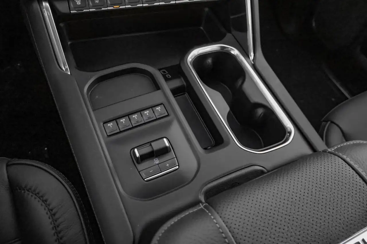 GMC Sierra 3500HD снимка GMC Sierra 3500HD