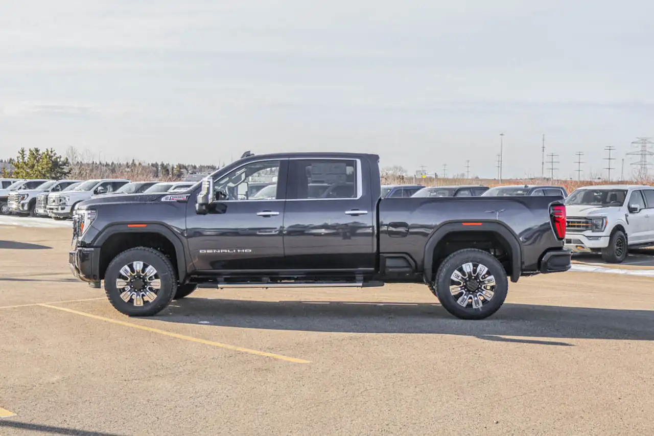 GMC Sierra 3500HD снимка GMC Sierra 3500HD