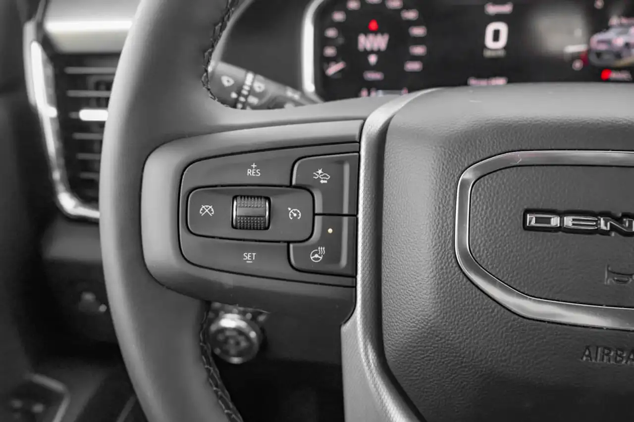 GMC Sierra 3500HD снимка GMC Sierra 3500HD