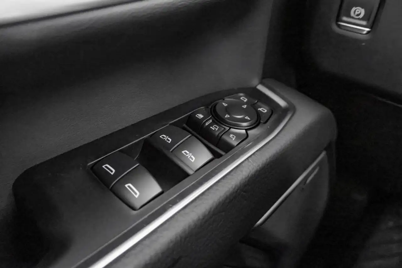 GMC Sierra 3500HD снимка GMC Sierra 3500HD