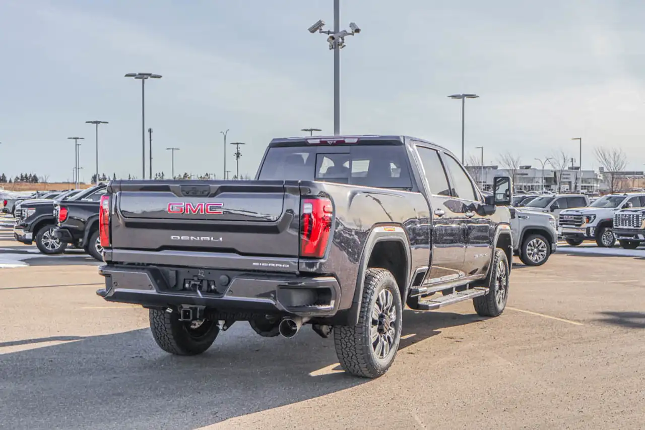 GMC Sierra 3500HD снимка GMC Sierra 3500HD