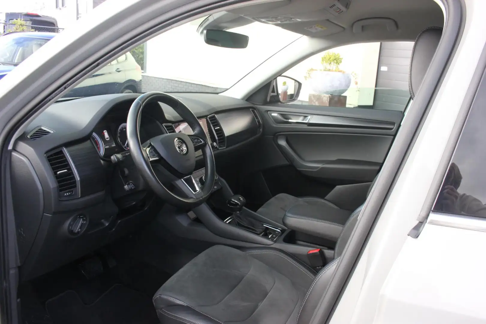 Skoda Kodiaq 1.5 TSI Business Edition 7p. | Trekhaak | Gris - 2