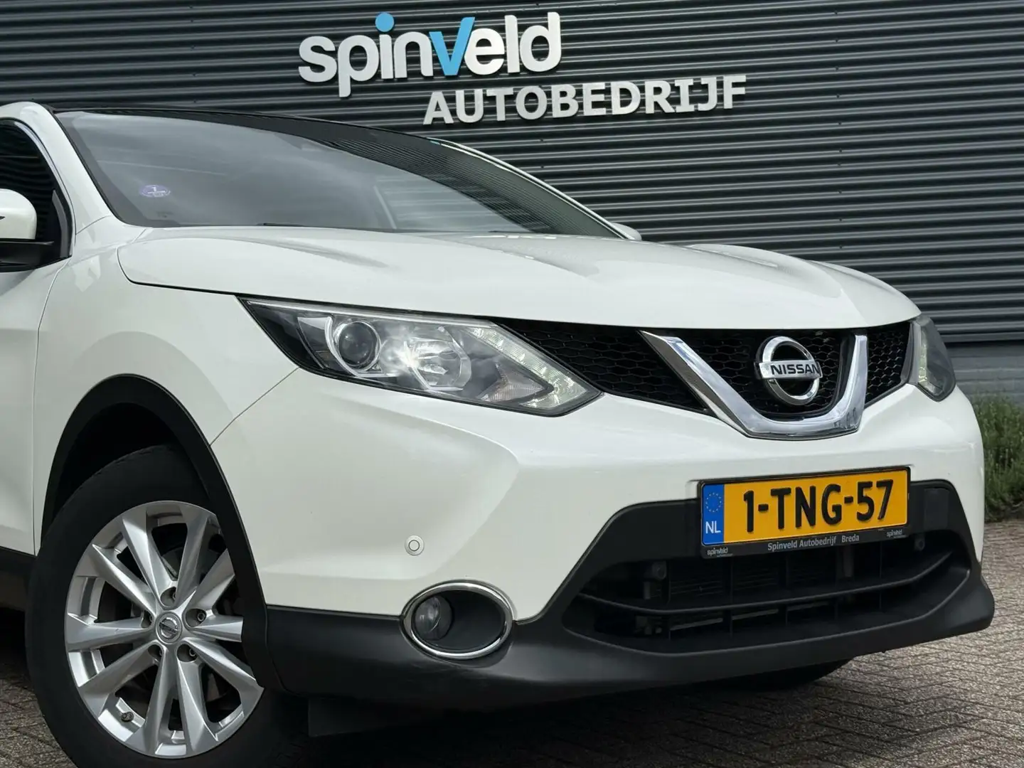 Nissan Qashqai 1.2 Connect Edition BJ`14 NAP NL Navi Pano Cruise Bílá - 2