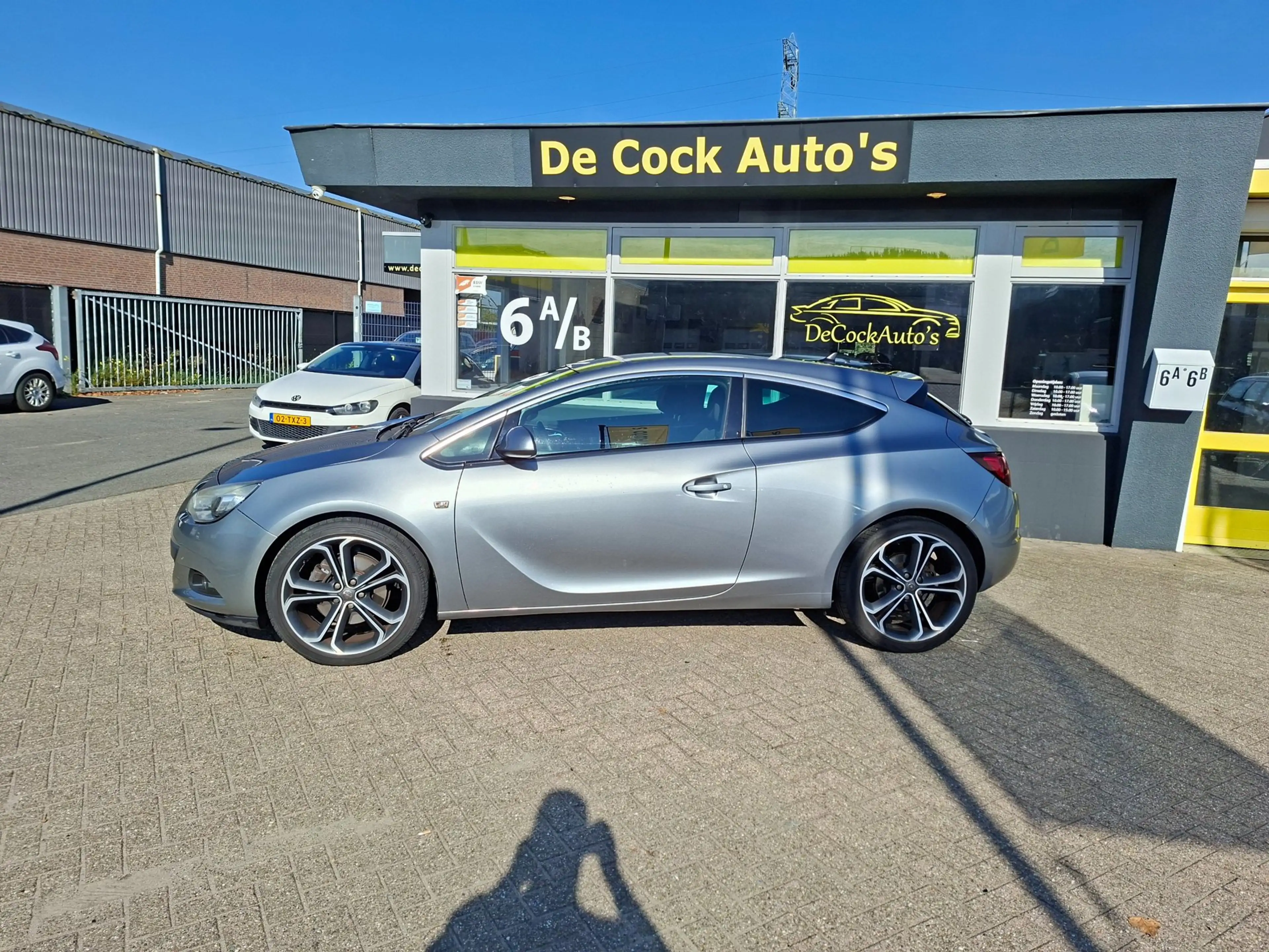 Opel Astra GTC 1.4 Turbo Sport — photo 2
