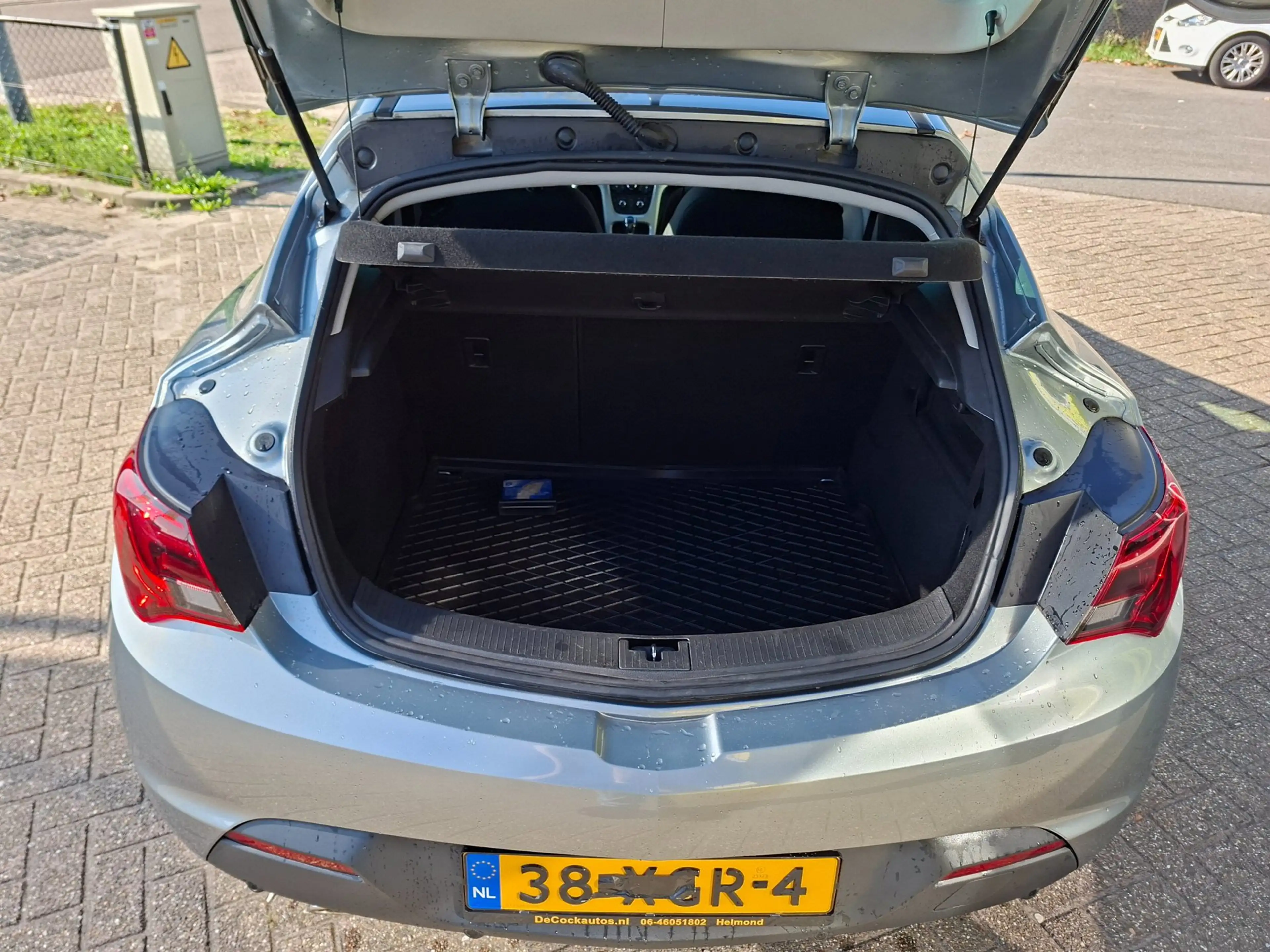 Opel Astra GTC 1.4 Turbo Sport — photo 8