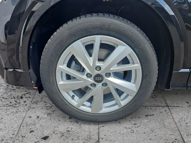 Audi Q2 view 8