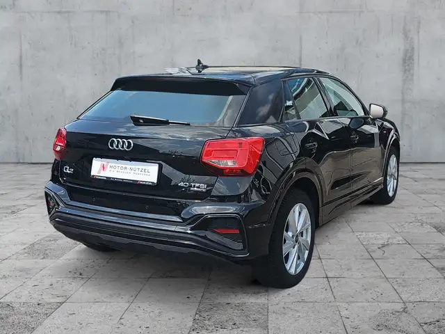Audi Q2 view 6