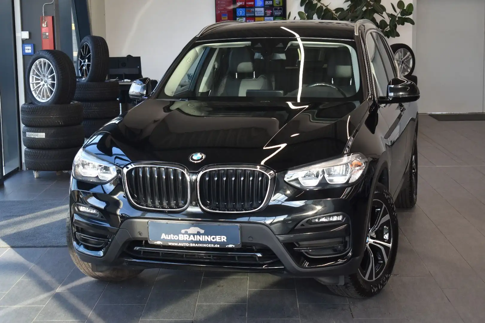 BMW X3 20d xDrive Advantage Aut. LED~360°Kam~LiveC. Schwarz - 1
