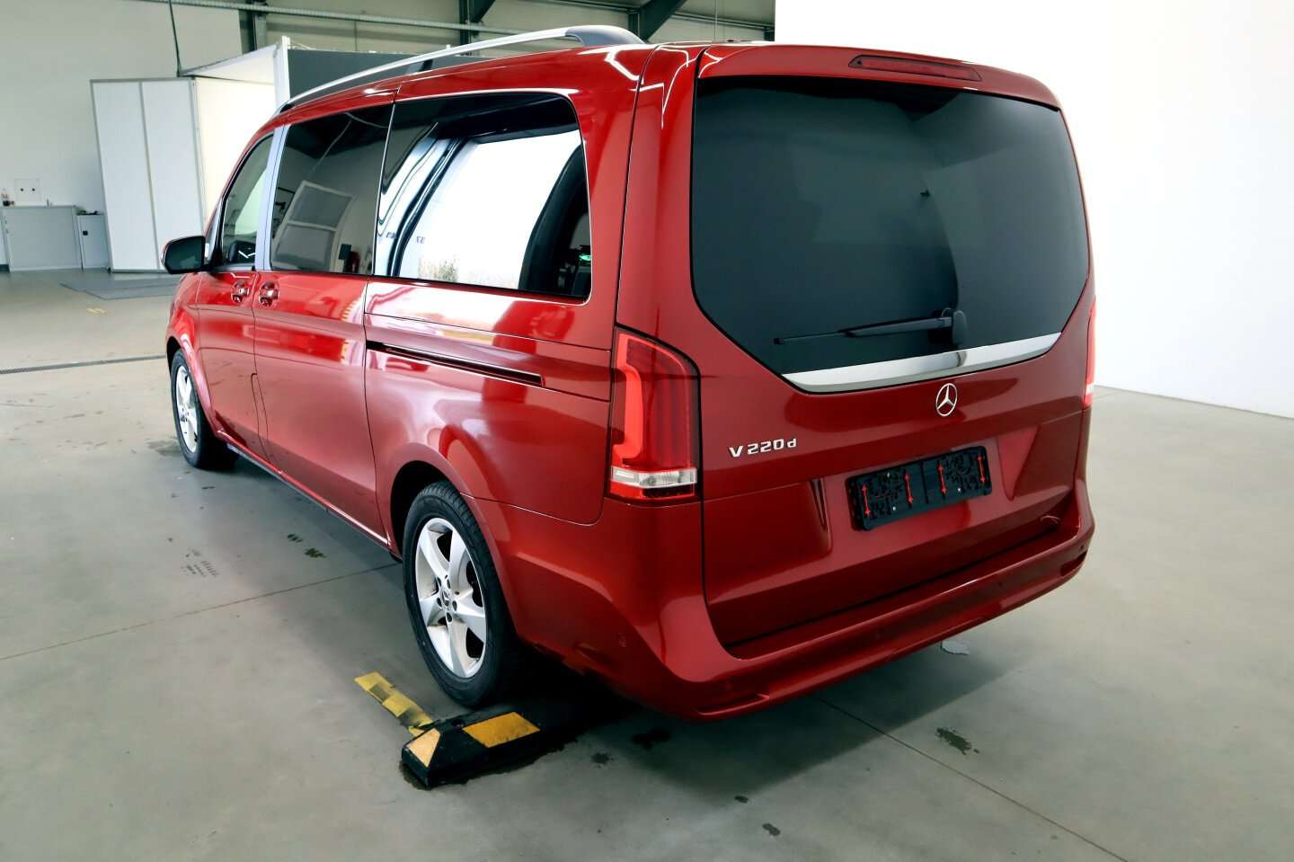 Mercedes-Benz V 220