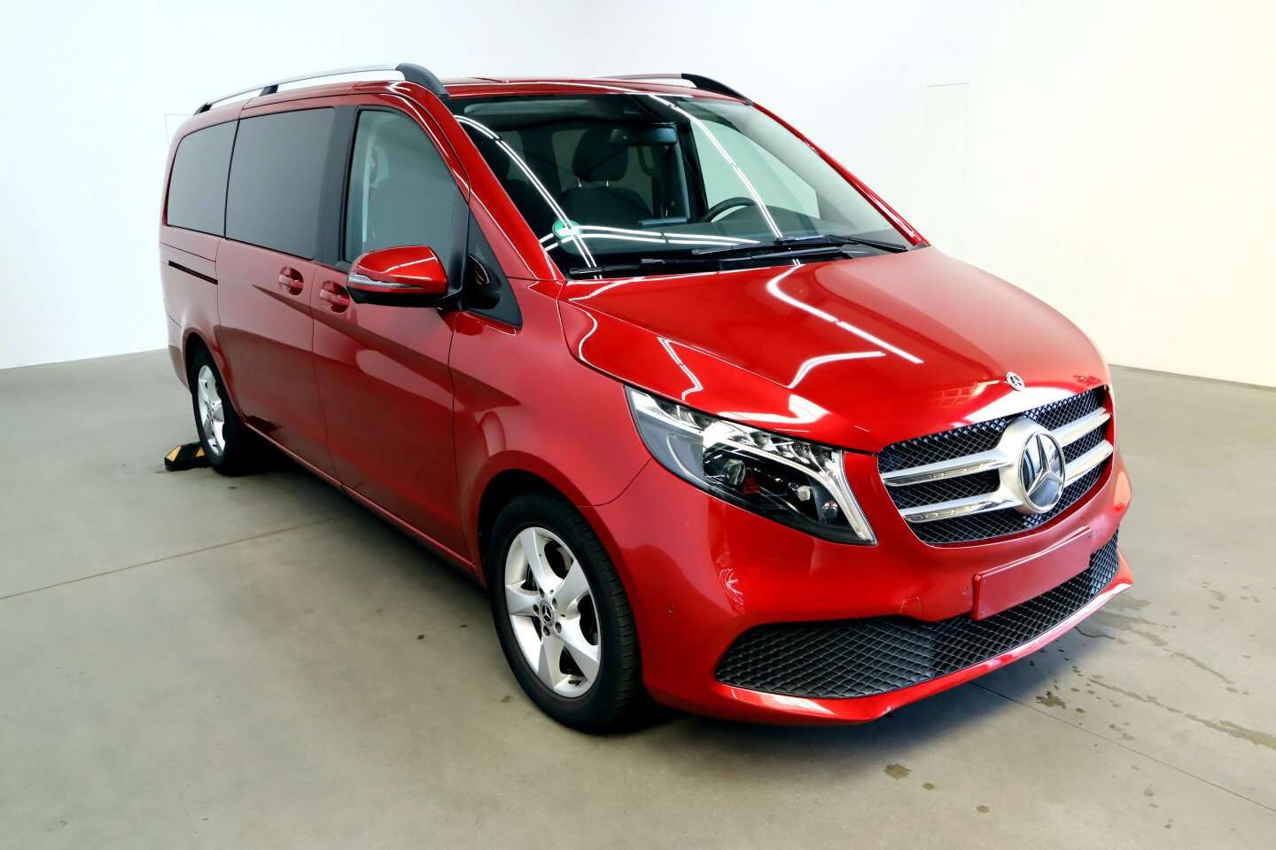 Mercedes-Benz V 220