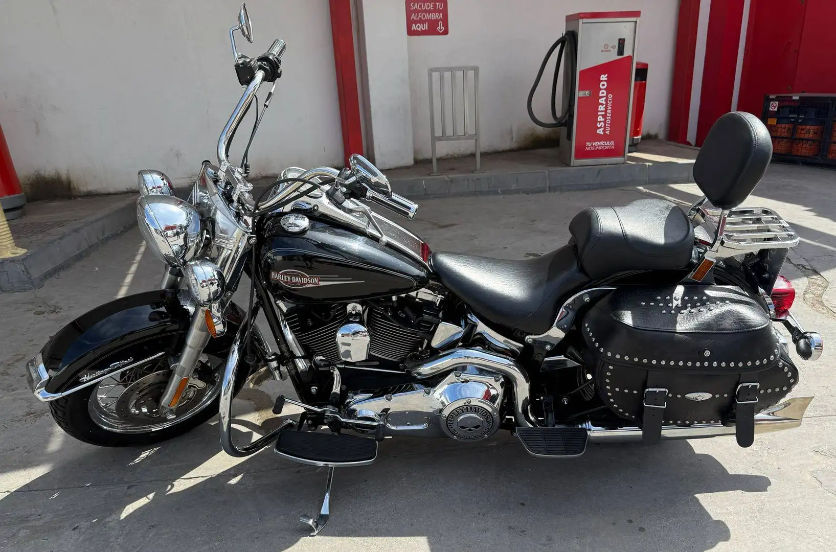 Harley-Davidson Heritage Softail Negro - 2