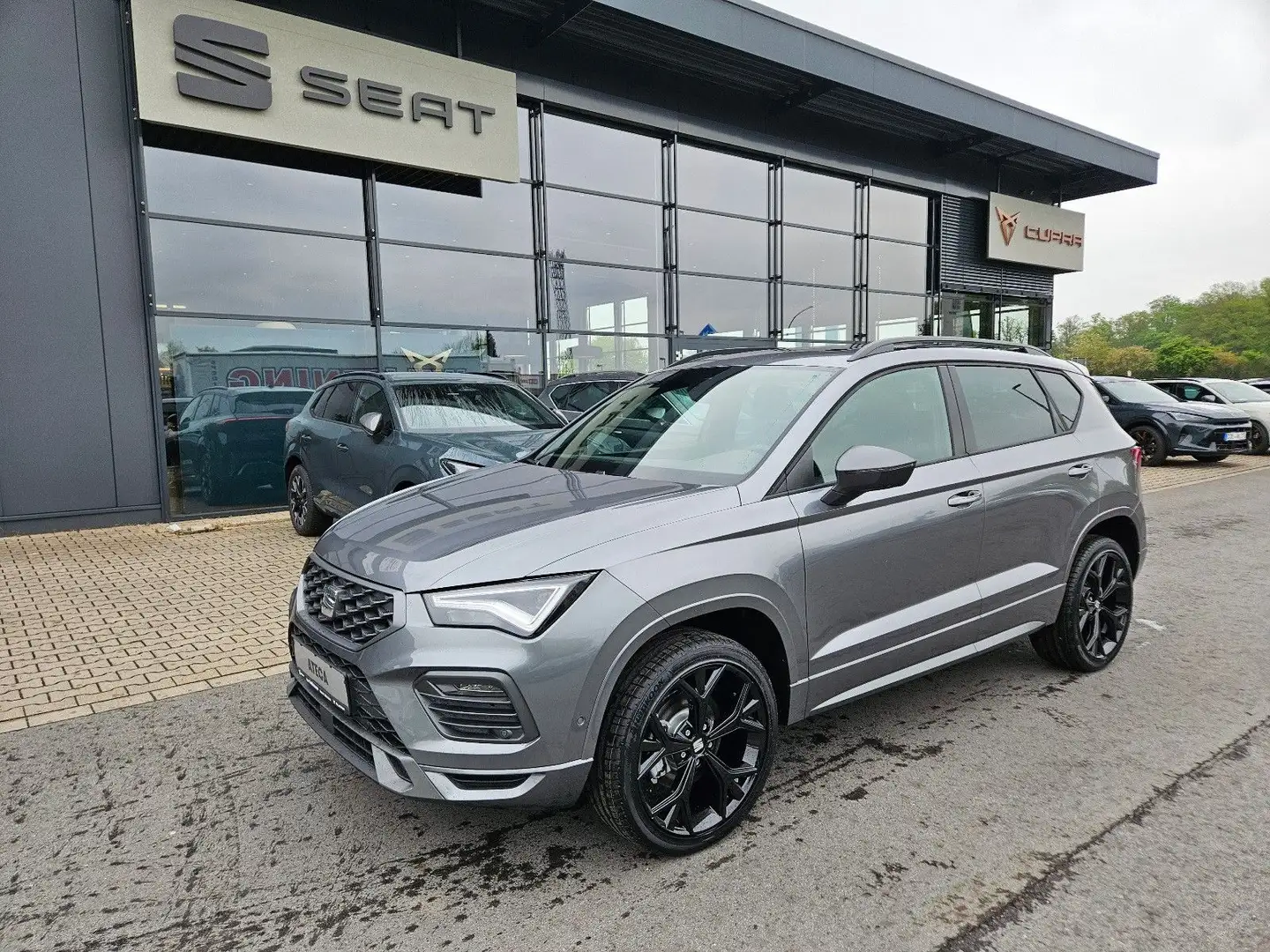 SEAT Ateca FR Black Edition 1,5 TSI DSG*AHK*el Heckkl Grau - 1
