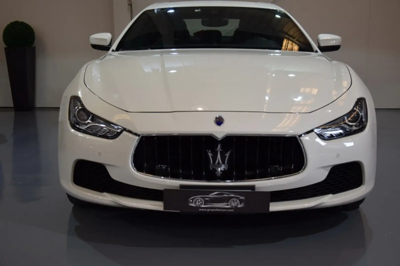 Maserati Ghibli Aut. 350 Blanc - 2