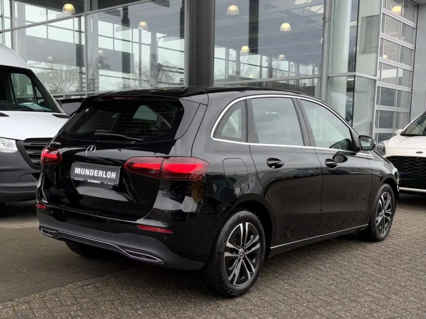 Mercedes-Benz B 250 e Progressive Line+Navi+Kamera Black - 2