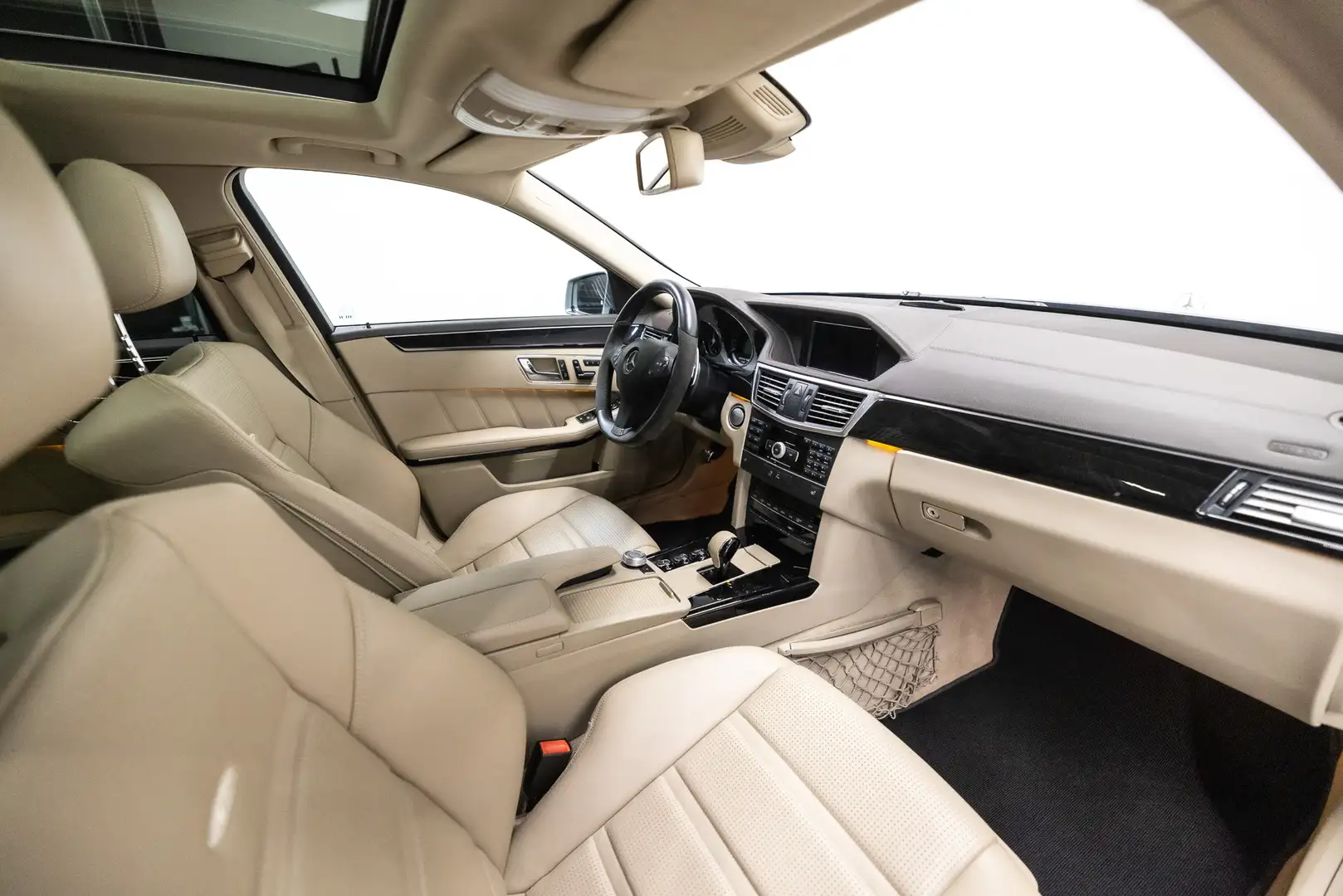 Mercedes-Benz E 63 AMG Performance Package Btw auto, Fiscale waarde € 22. Šedá - 2