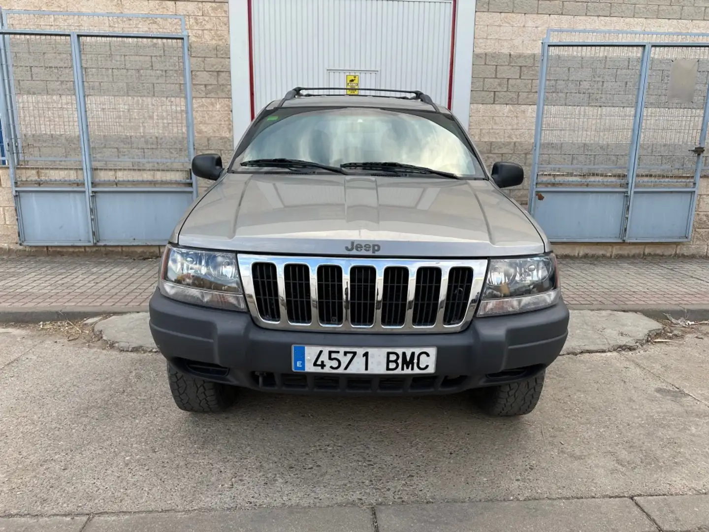 Jeep Grand Cherokee 3.1TD Laredo Silber - 2