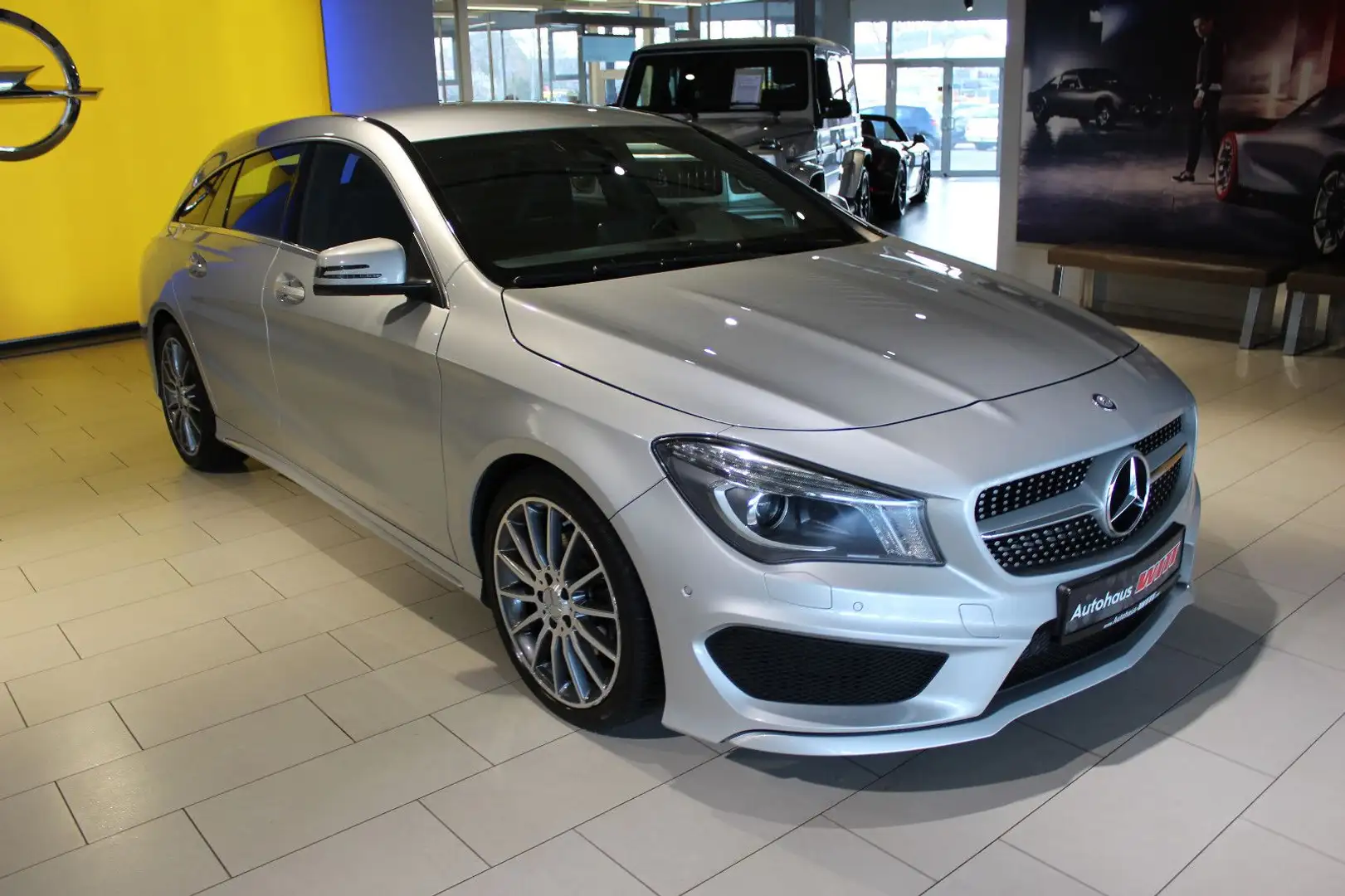Mercedes-Benz CLA 200 Shooting Brake °AMG-Line°Leder°Navi° Silber - 1