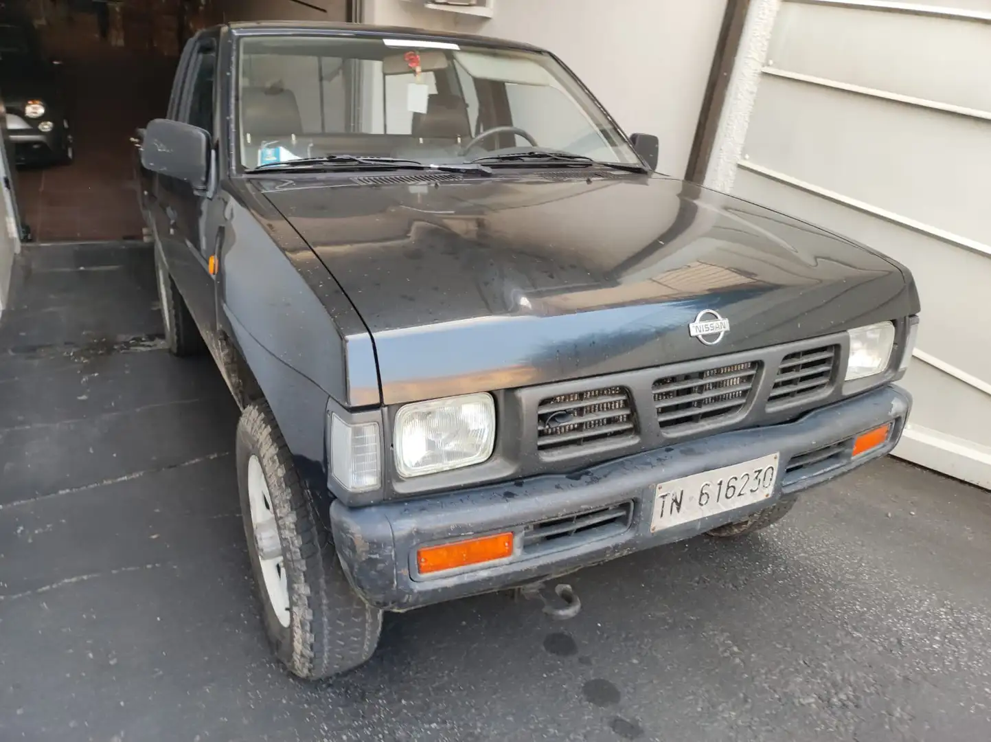 Nissan King Cab 2.5d - 1