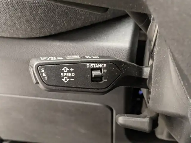 Audi Q5 view 12