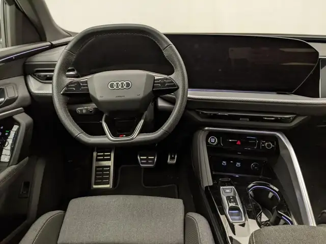 Audi Q5 view 7