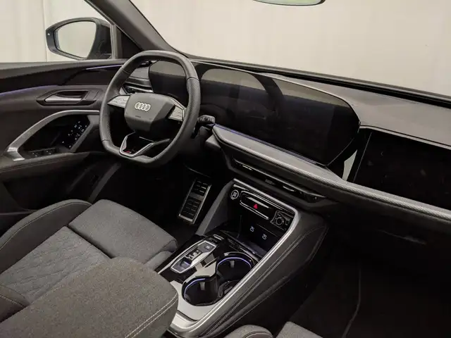 Audi Q5 view 6