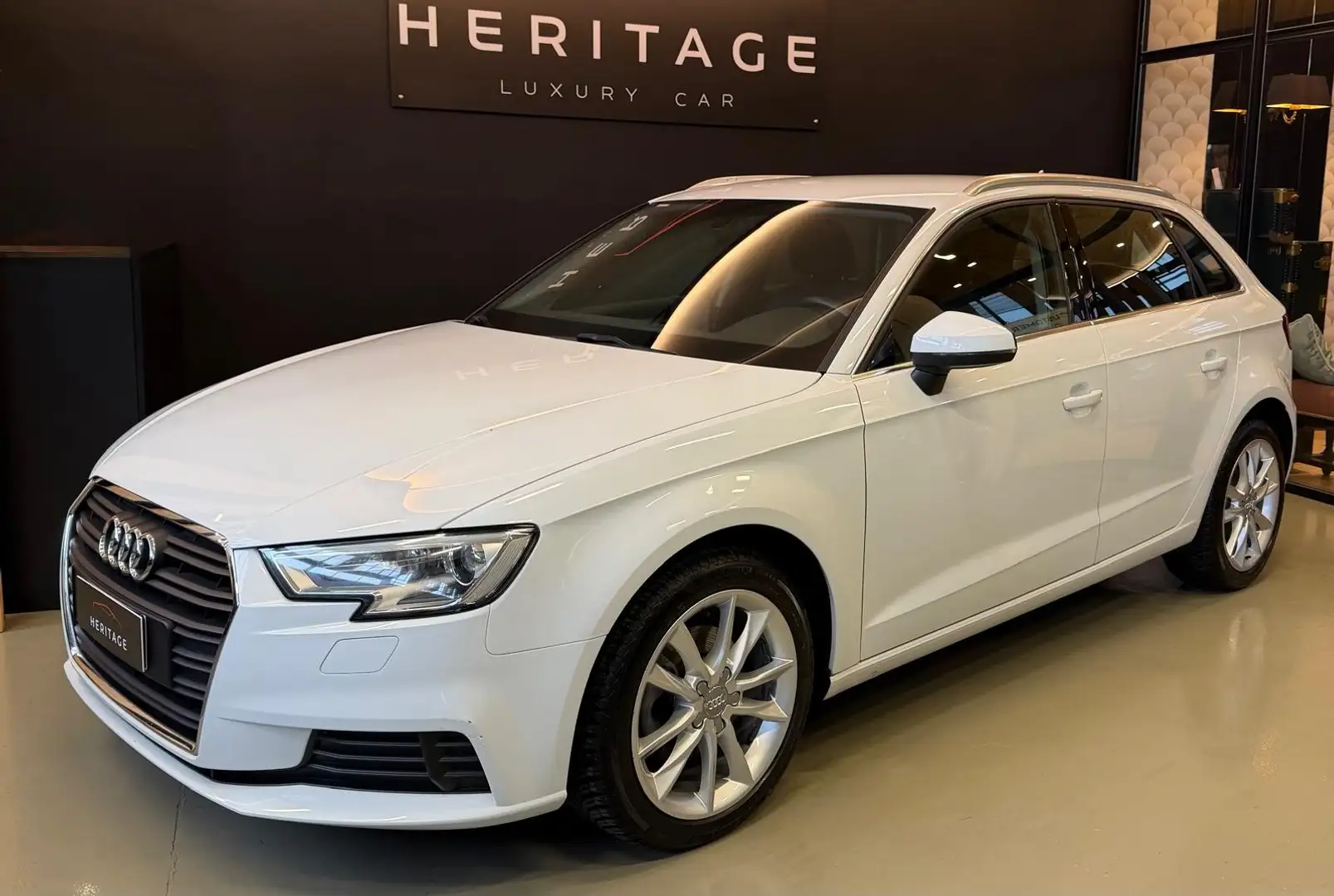 Audi A3 A3 III 2016 Sportback 1.6 tdi Business 110cv Wit - 1