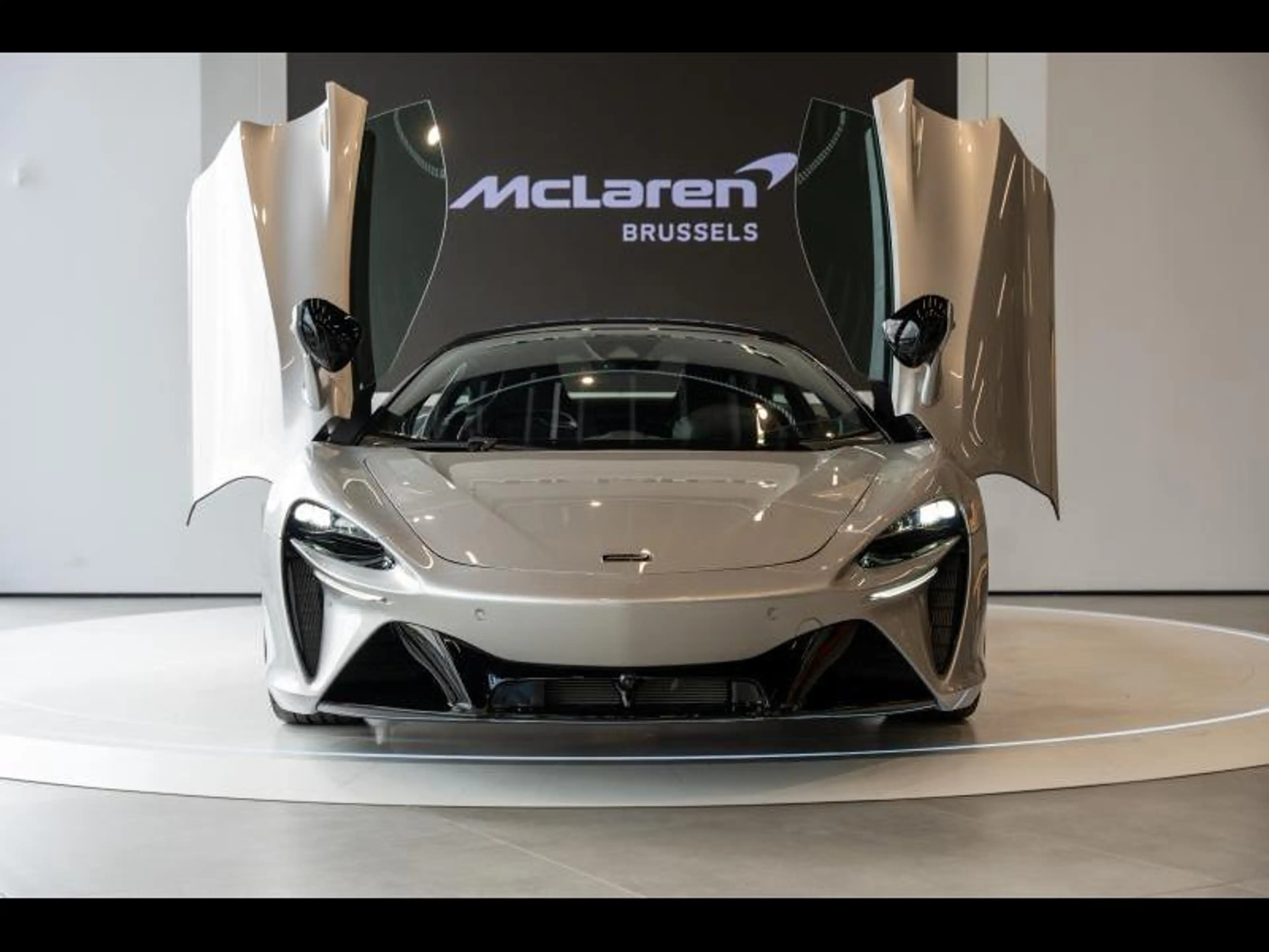 McLaren Artura 3 years of McLaren Warranty included — photo 6