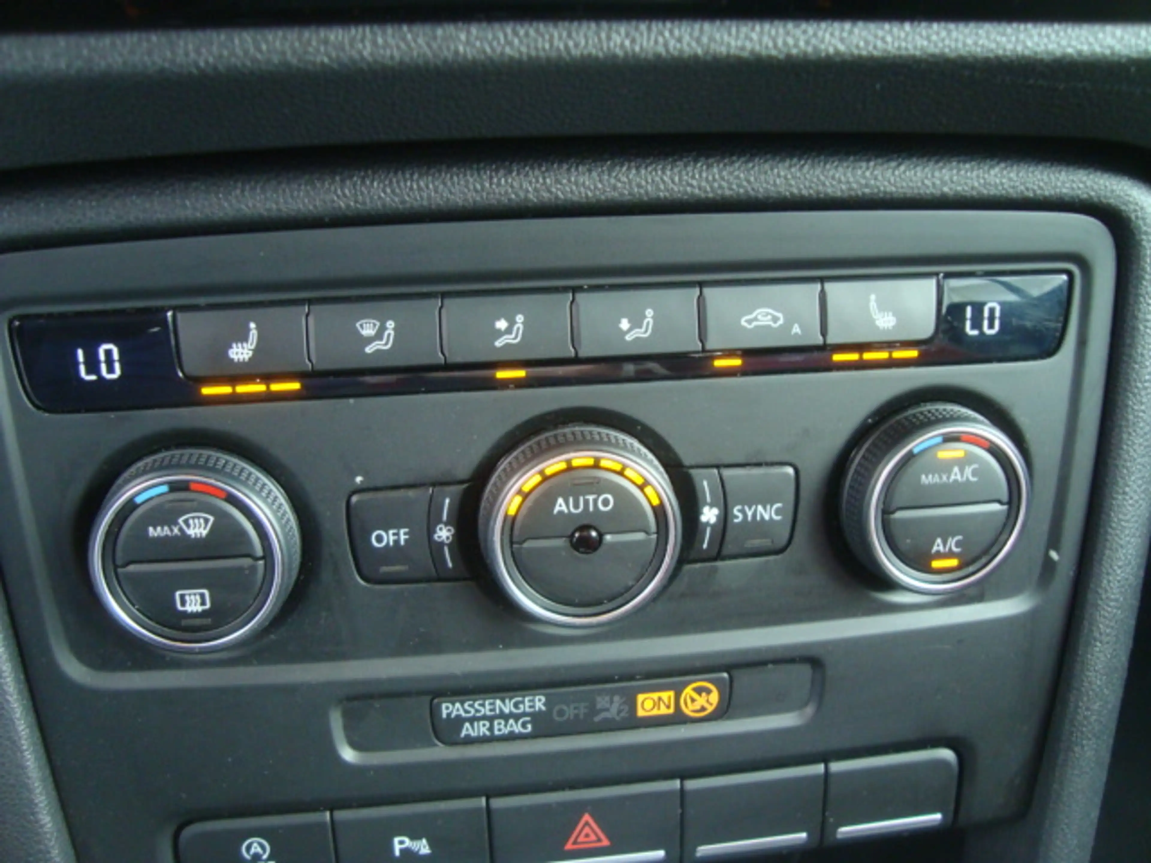 Volkswagen Beetle Beetle Cabriolet 1.2 TSI Design BMT DSG — photo 12