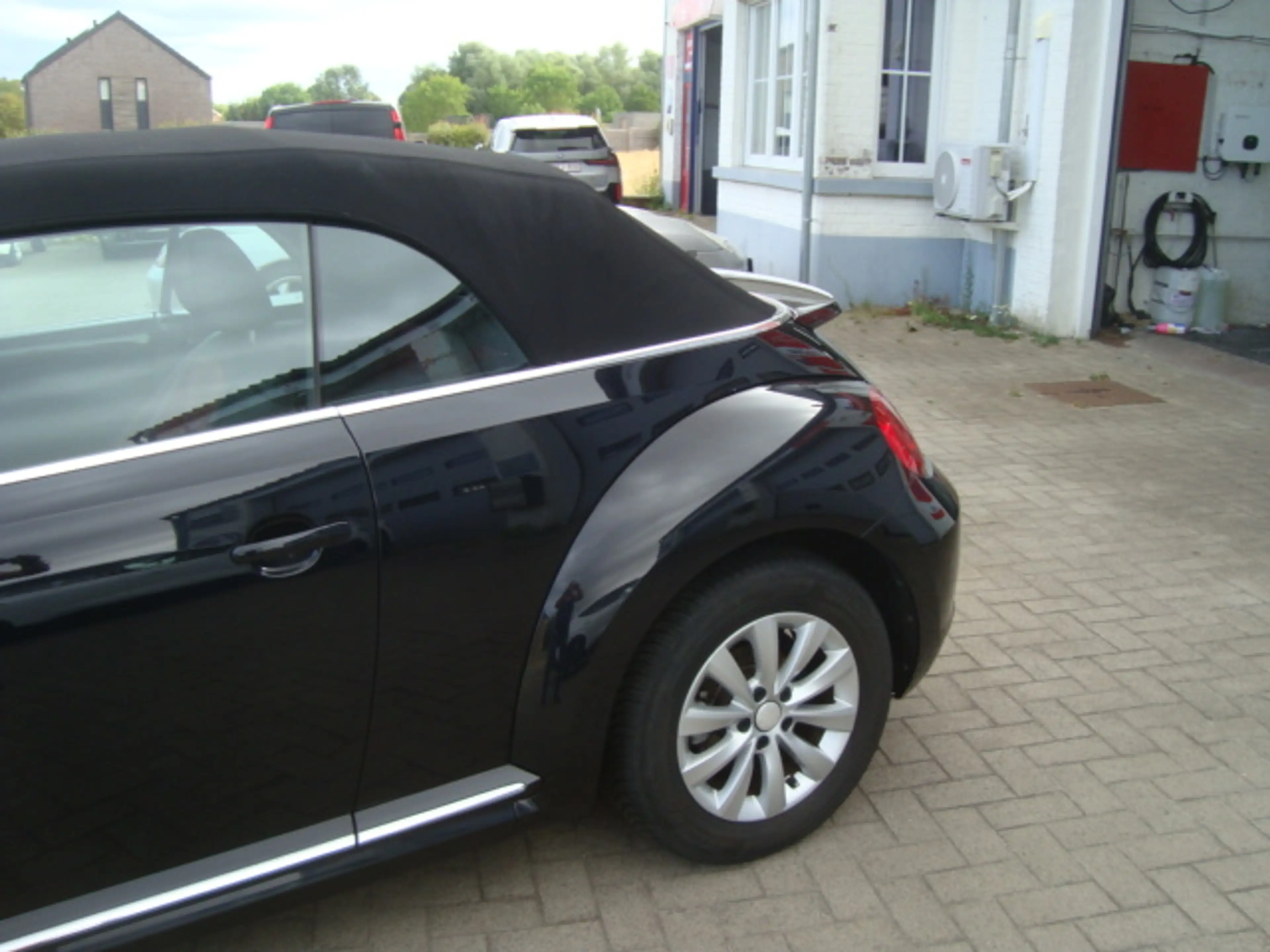 Volkswagen Beetle Beetle Cabriolet 1.2 TSI Design BMT DSG — photo 3