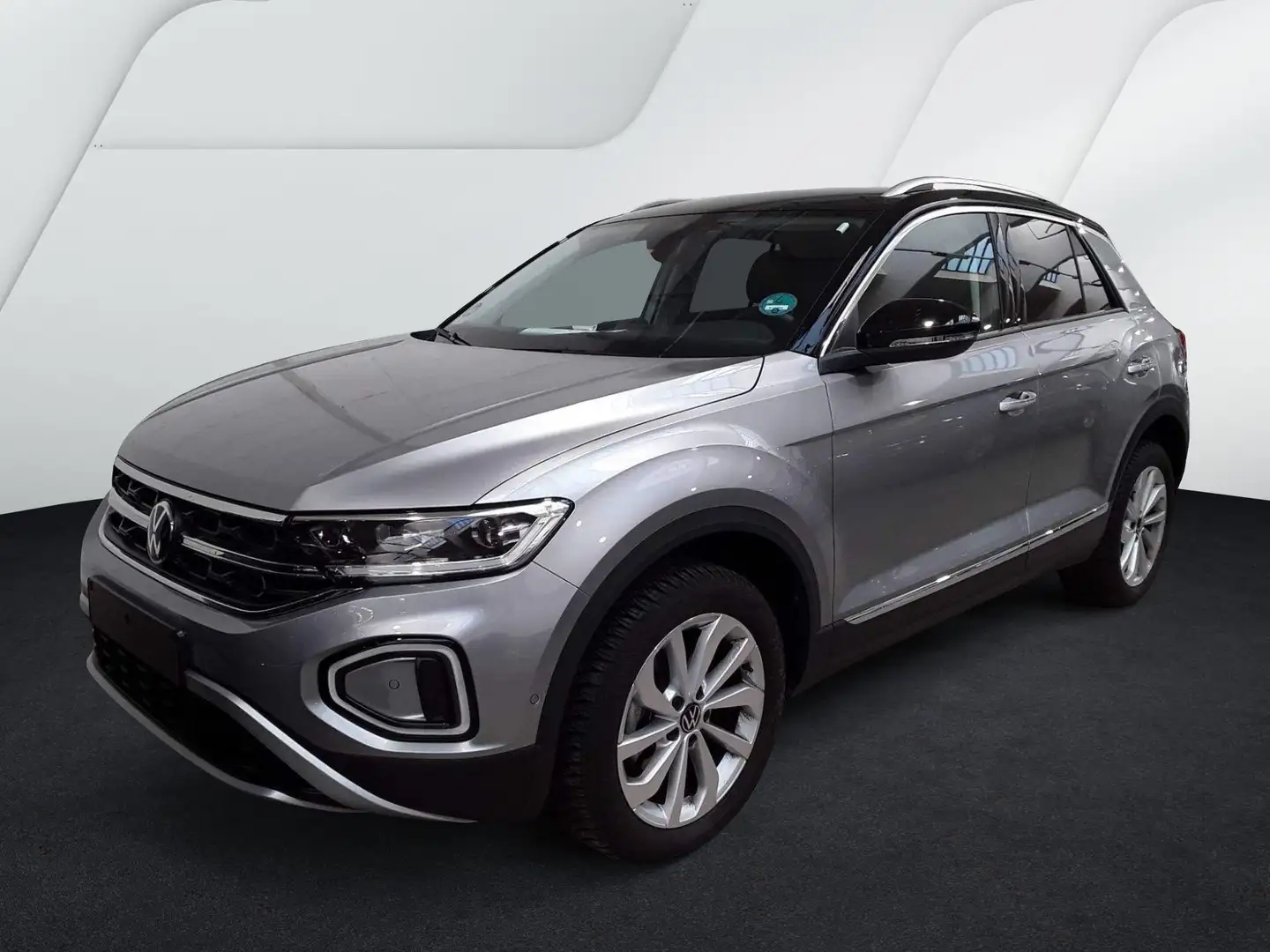 Volkswagen T-Roc 1.5 TSI Style DSG AHK NAVI Zilver - 2