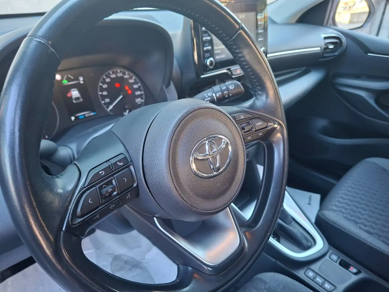 Toyota Yaris 1.5h Business, миниатюра 14
