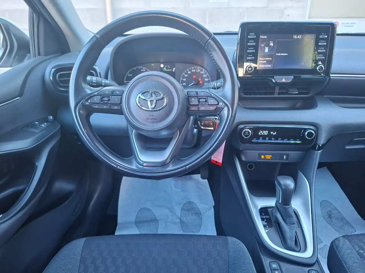 Toyota Yaris 1.5h Business, миниатюра 12