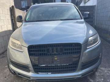 Q7 4.2i V8 32v FSI S line Tiptronic