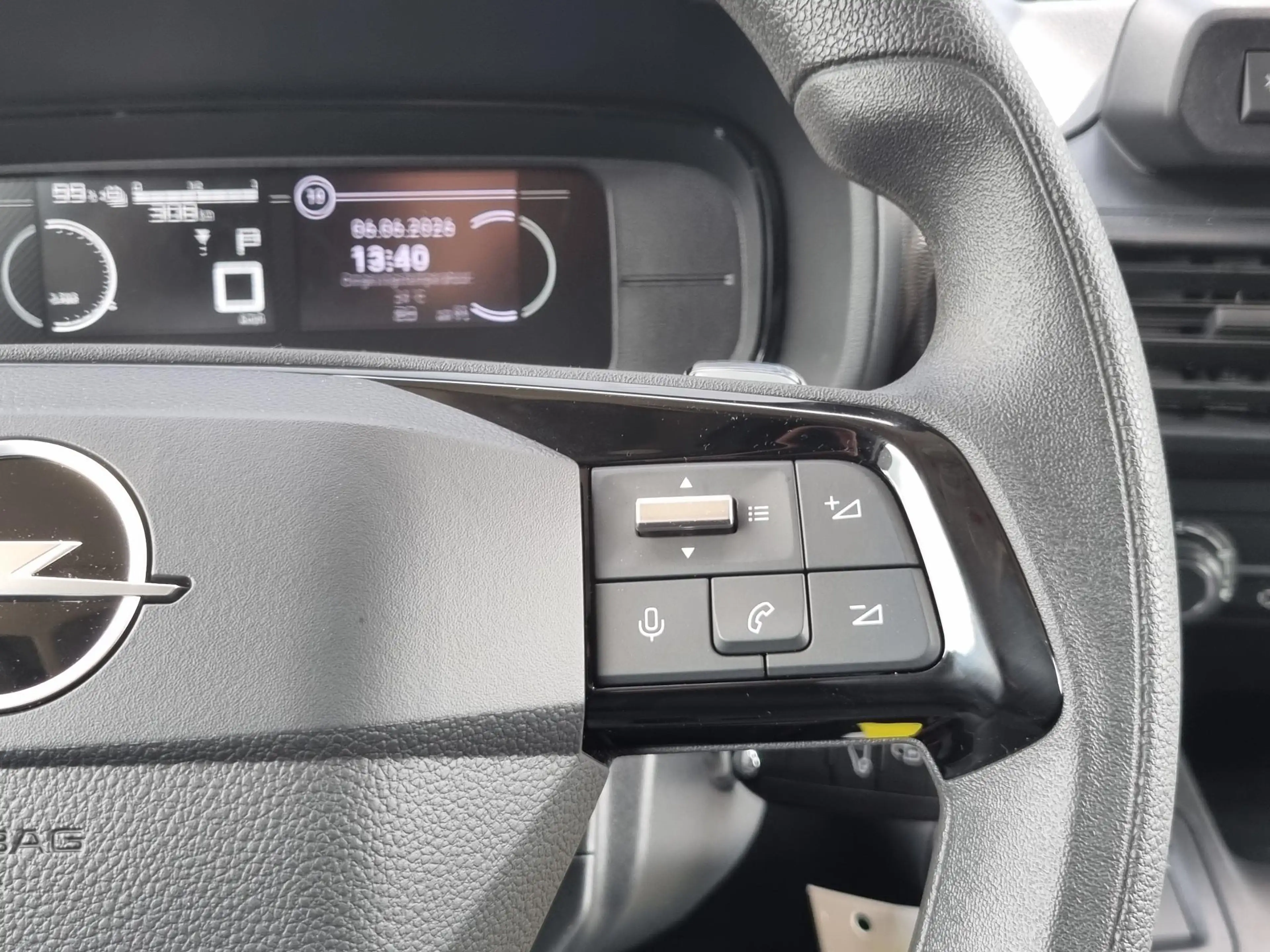 Opel Combo-e Electric 136 L2 50kWh | Parkeersensoren | Airco | — photo 14