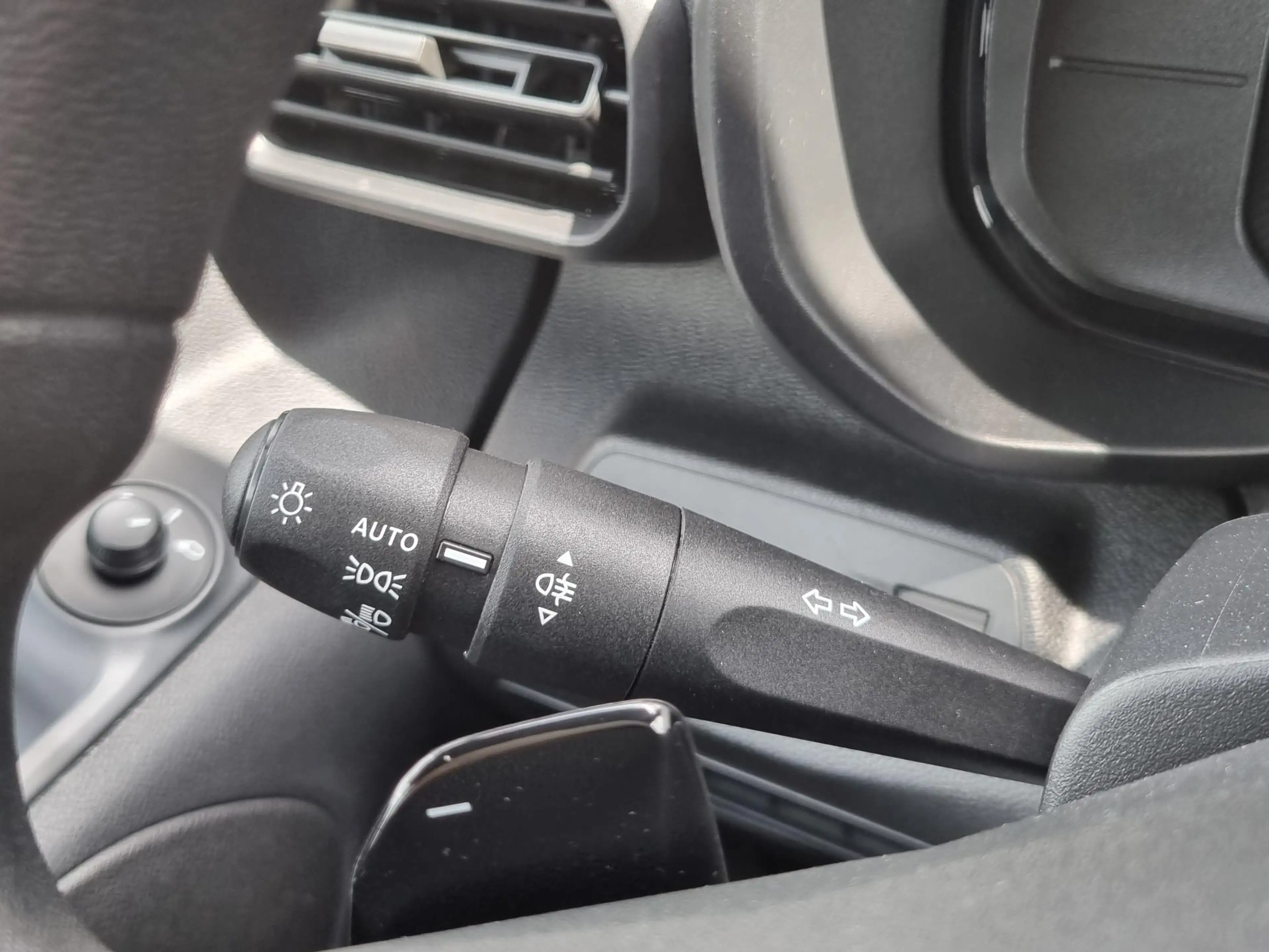 Opel Combo-e Electric 136 L2 50kWh | Parkeersensoren | Airco | — photo 15