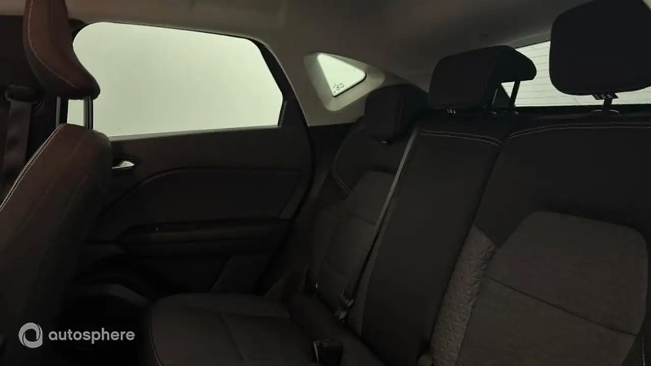Renault Captur — photo 13