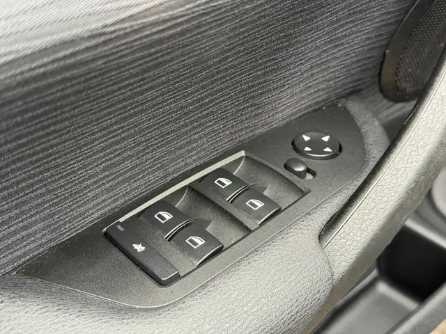 BMW X1 view 25