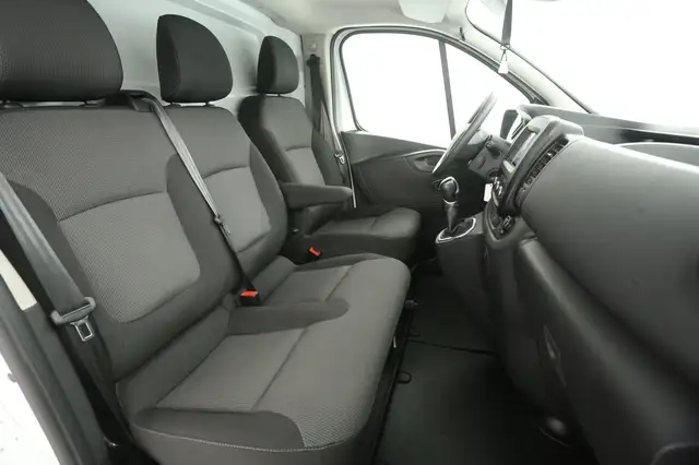 Renault Trafic view 10