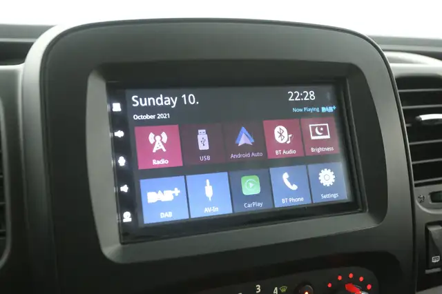 Renault Trafic view 12