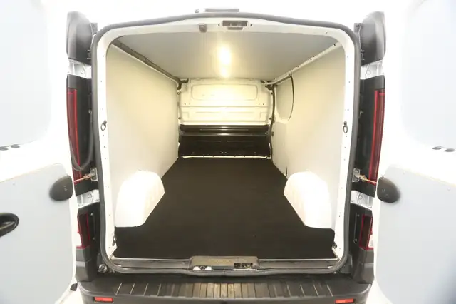Renault Trafic view 2