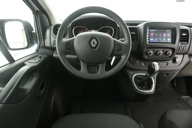Renault Trafic view 3