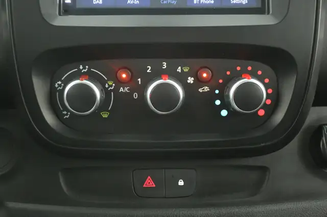 Renault Trafic view 18