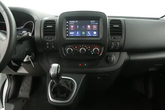 Renault Trafic view 11