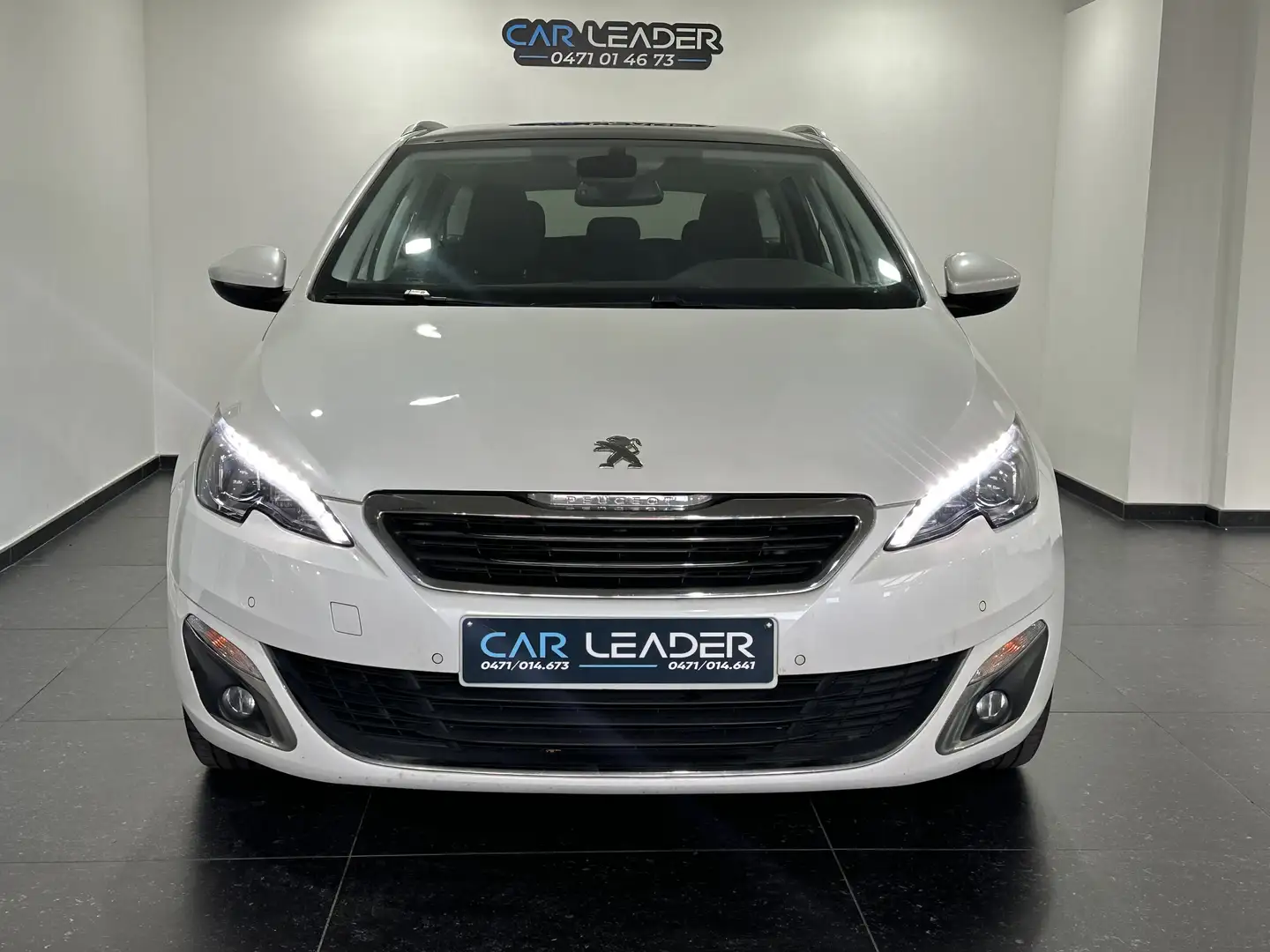 Peugeot 308 308 SW 1.2 //AUTOMATIQUE//BIEN EQUIPE// Weiß - 2