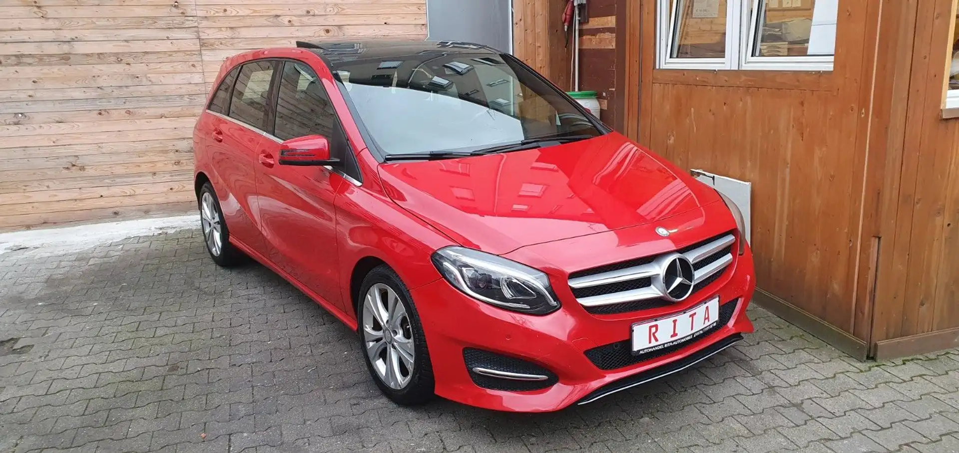 Mercedes-Benz B 200 Panorama-Schiebedach, Kamera, Navi Rot - 1