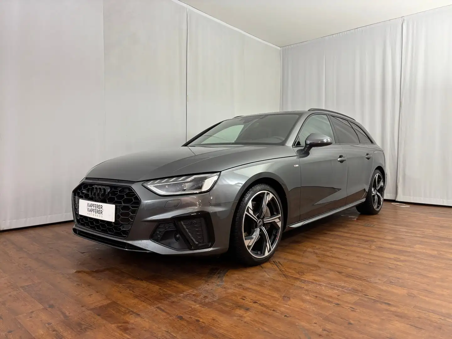 Audi A4 45 TFSI quattro S line Grau - 1