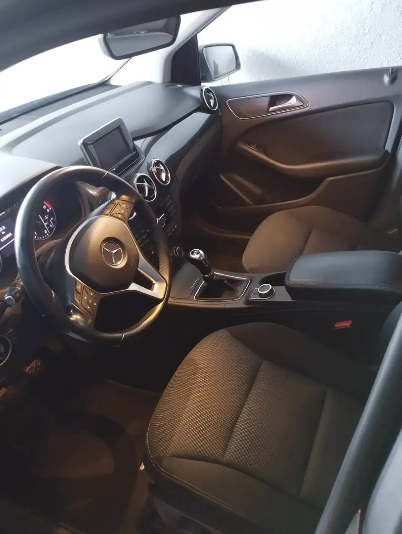 Mercedes-Benz B 180 B 180 CDI BlueEfficiency A-Edition Plus DPF A-Edition PLUS Grau - 2